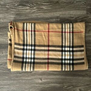 Burberry poncho
